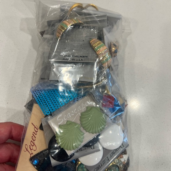 Bulk vintage Pierced earrings - Picture 2 of 6